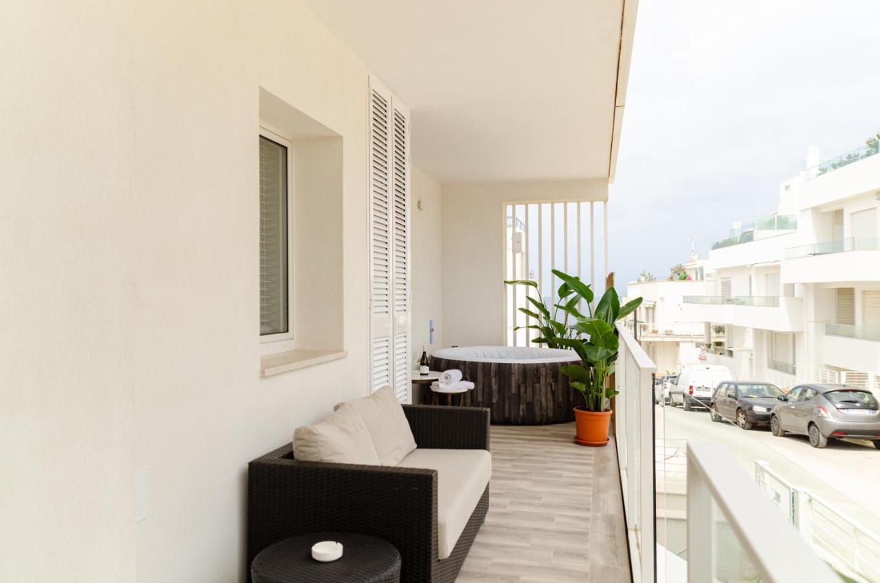 Apulialux Seaview Prestige Apt / Jacuzzi + Parking Daire Polignano a Mare Dış mekan fotoğraf